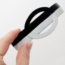 Load image into Gallery viewer, Black &amp; White Combination Mode Hump Barrette