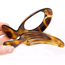 Load image into Gallery viewer, Chignon Tortoise Plastic Open Circle Clamp 