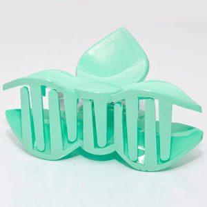 Green Pastel Colored 3 Petal Flower Clamp