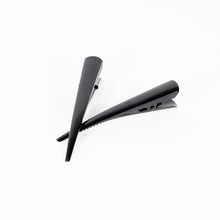 Load image into Gallery viewer, Small Enamel Black Colored Beak Clips with Teeth - Pair