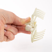Load image into Gallery viewer, Open Wedge Shape Pearled Clamps - Set of 2