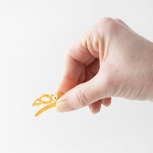 Load image into Gallery viewer, Mini Gold Plastic Beak Clips - Pack of 4
