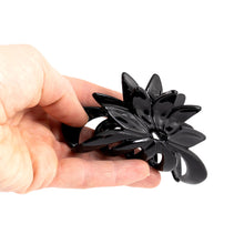 Load image into Gallery viewer, Black Medium Flower Style Curved Sided Plastic Claw