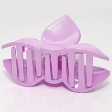 Load image into Gallery viewer, Pastel Colored 3 Petal Flower Clamp