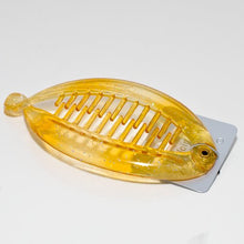 Load image into Gallery viewer, Plastic Translucent Glitter Fish Clip